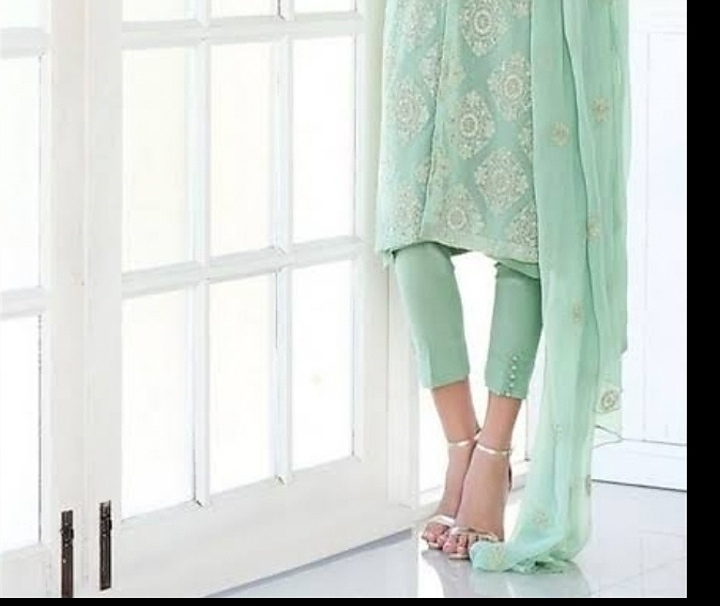 14462Fashion business logo